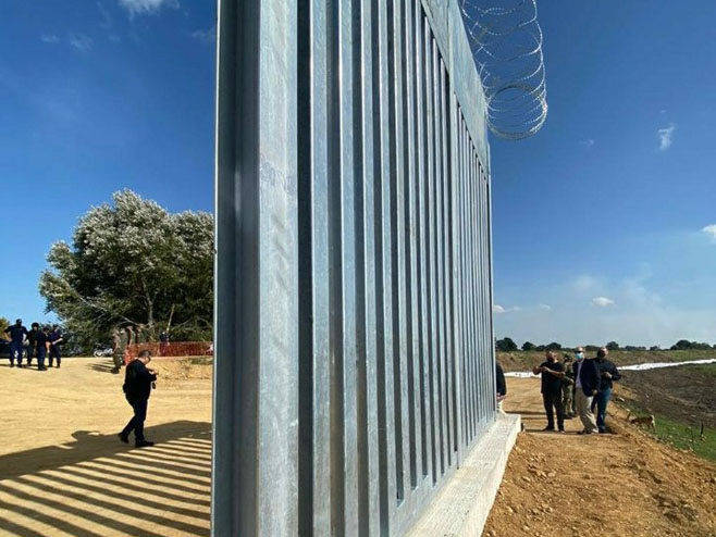 Grci podižu gigantsku ogradu na granici - Foto: Twitter