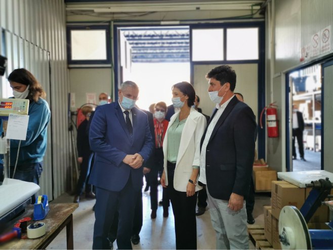 Radovan Višković posjetio je proizvodno društvo „Lučić“ u Srpcu (foto:vladars) - Foto: Twitter