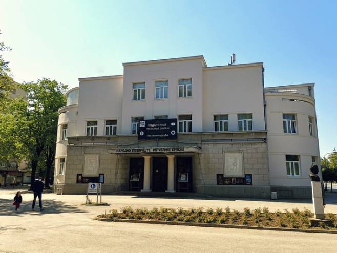 U Narodnom pozorištu Srpske premijera predstave "Mali ratovi i kabine Zare"