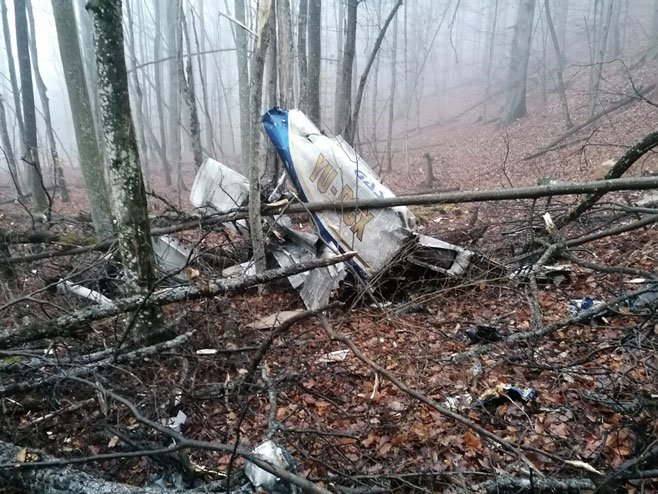 Olupine srušenog aviona na Kozari - Foto: RTRS