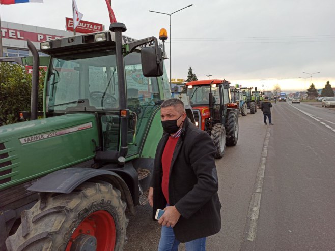 Protest poljoprivrednika na Rači - Foto: RTRS