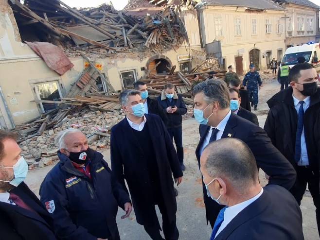 Milanović i Plenković u obilasku razrušene Petrinje - Foto: Screenshot/YouTube