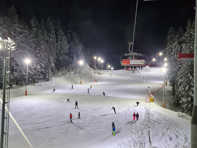 Јahorina - noćno skijanje - Foto: SRNA