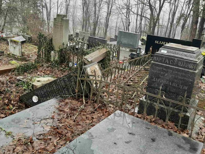 Pravoslavno groblje u Glini Pravoslavno groblje u Glini - Foto: RTRS