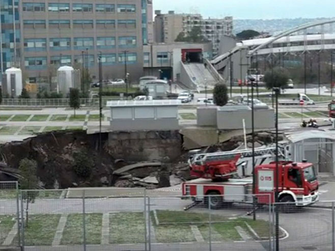 Rupa nastala poslije eksplozije u Napulju - Foto: Screenshot/YouTube