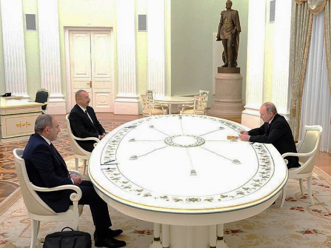 Trilateralni sastanak Putina, Pašinjana i Alijeva (Foto: kremlin.ru) - 