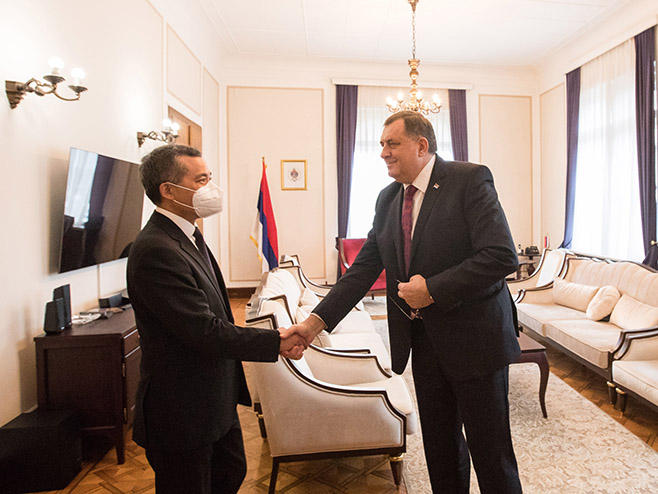 Milorad Dodik i ambasador Đi Pingom - Foto: SRNA