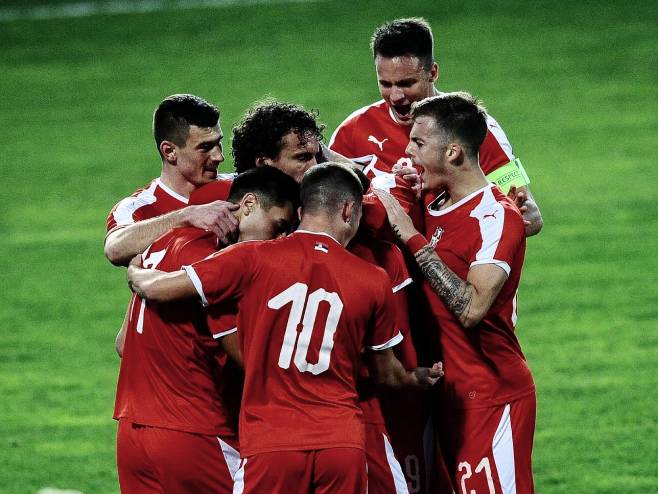 Mladi fudbaleri Srbije (foto: twitter.com/FSSrbije) - 