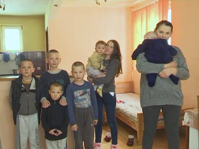 Višečlana porodica - Foto: RTRS