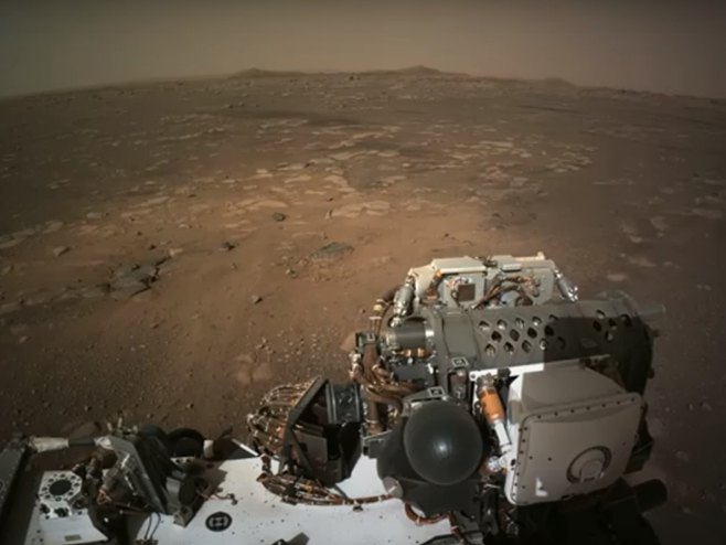 Nasin rover na Marsovom krateru Јezero (Foto: Screenshot/NASA) - 