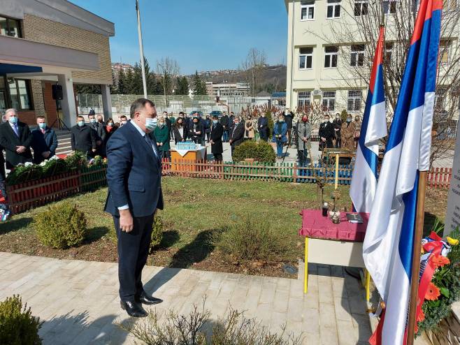 Dodik polaže vijence u Istočnom Sarajevu - Foto: SRNA