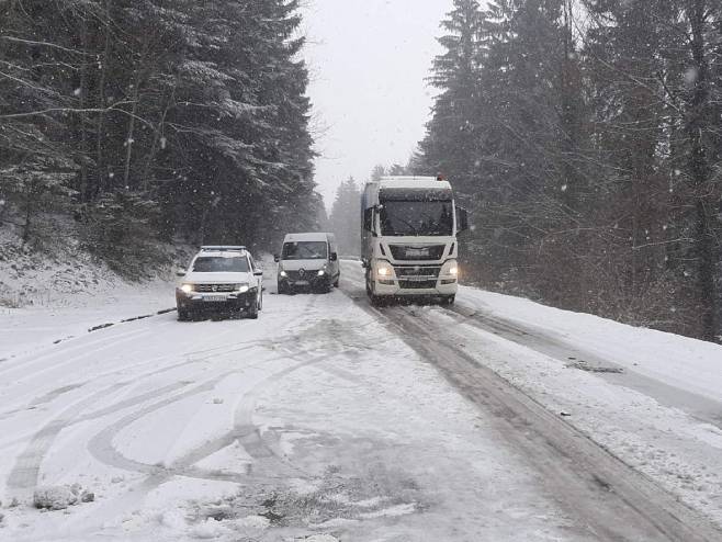 Na auto-putevima Srpske obustava za sve vrste teretnih vozila na 24 časa