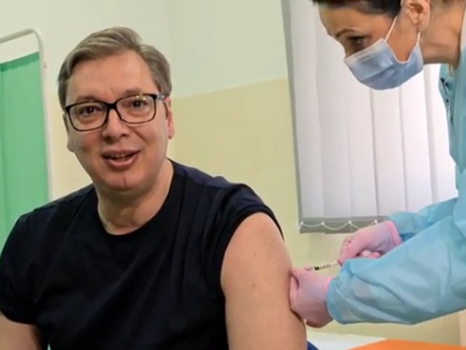 Vučić - vakcinacija (Foto:instagram.com) - 