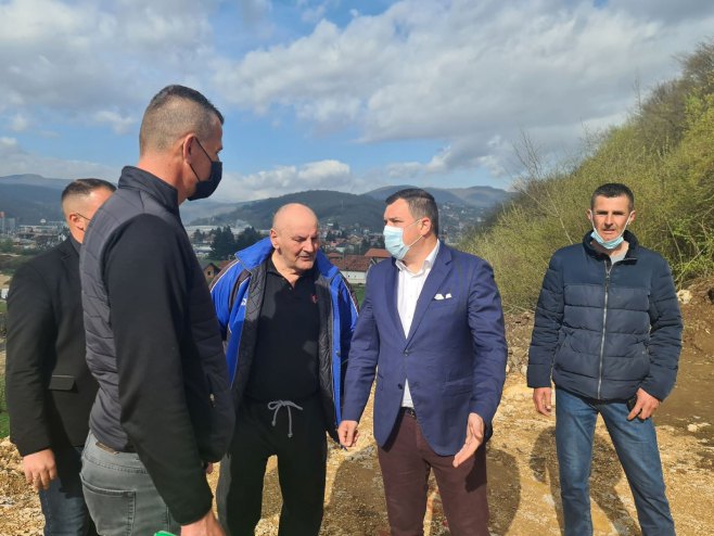 Lučić posjetio porodicu Stjepić - Foto: RTRS