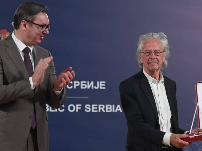 Vučić Hadkeu uručio Orden Karađorđeve zvezde prvog stepena (Foto: instagram.com/ buducnostsrbijeav) - 