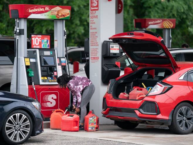 Haos na benzinskim pumpama u Americi (Foto: SEAN RAYFORD/GETTY IMAGES) - 