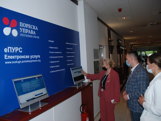 U Poreskoj upravi Republike Srpske u Banjaluci  počelo korištenje "E-usluge" - Foto: SRNA