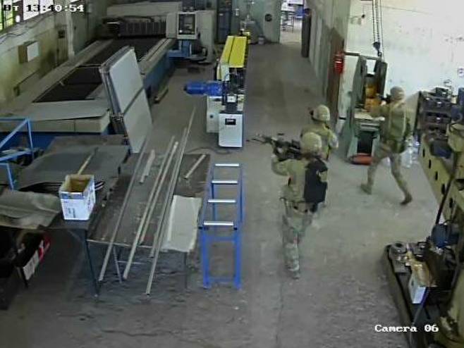 NATO vojnici greškom "zauzeli" fabriku ulja u Bugarskoj NATO vojnici greškom "zauzeli" fabriku ulja u Bugarskoj - Foto: Screenshot/YouTube