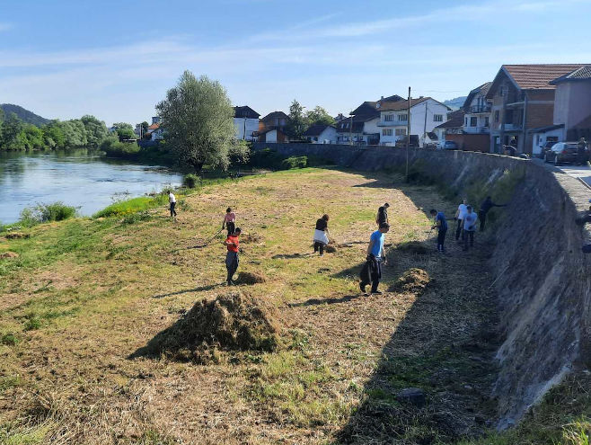 Novi Grad: Akcija uređenja grada - Foto: RTRS