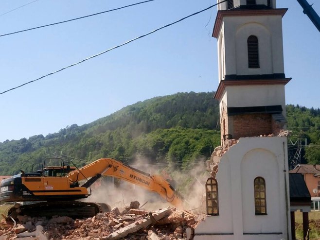 Rušenje crkve u Konjević Polju - Foto: RTRS