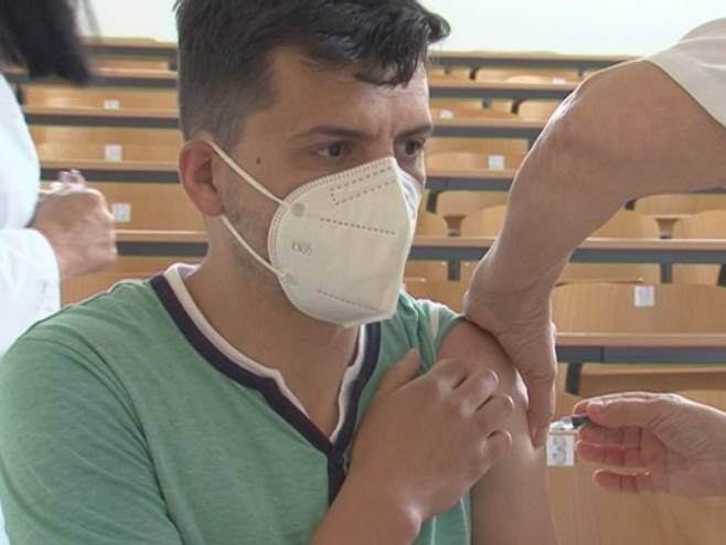Vakcinacija studenata u Foči - Foto: RTRS