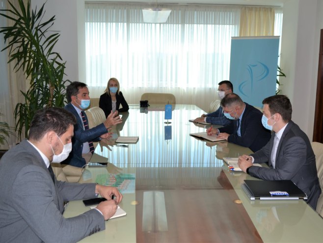 Šeranić i Zeljković sa delegacijom SZO u BiH (foto: Ministarstvo zdravlja i socijalne zaštite Srpske) - 