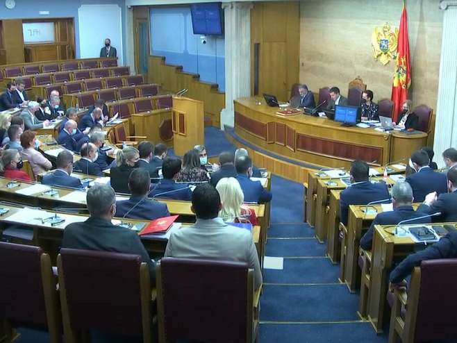 Crna Gora na političkoj prekretnici; Hoće li pasti Vlada ili Skupština? (VIDEO)