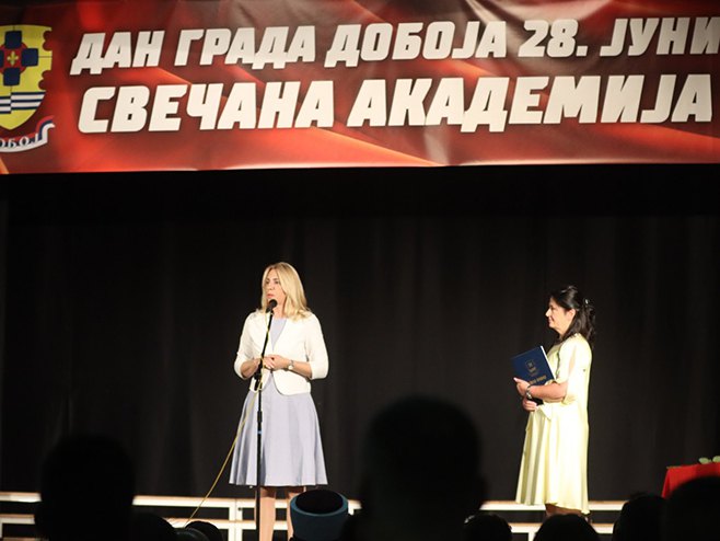 Željka Cvijanović u Doboju - Foto: RTRS