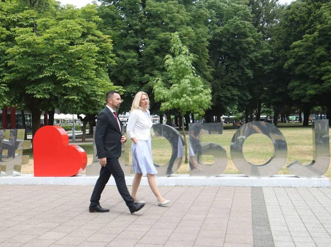 Cvijanović i Јerinić (Foto: instagram.com/zeljka.cvijanovic) - 
