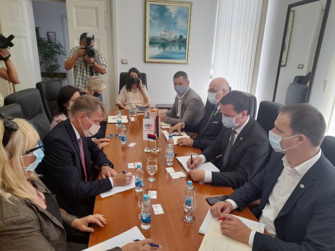 Mirko Ćurić i Oleg Rajnertsen u Trebinju - Foto: SRNA