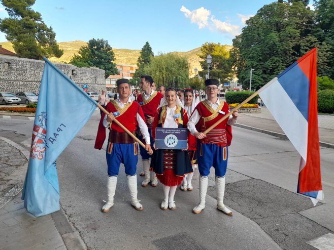 Veče folklora pored Trebišnjice - Foto: SRNA