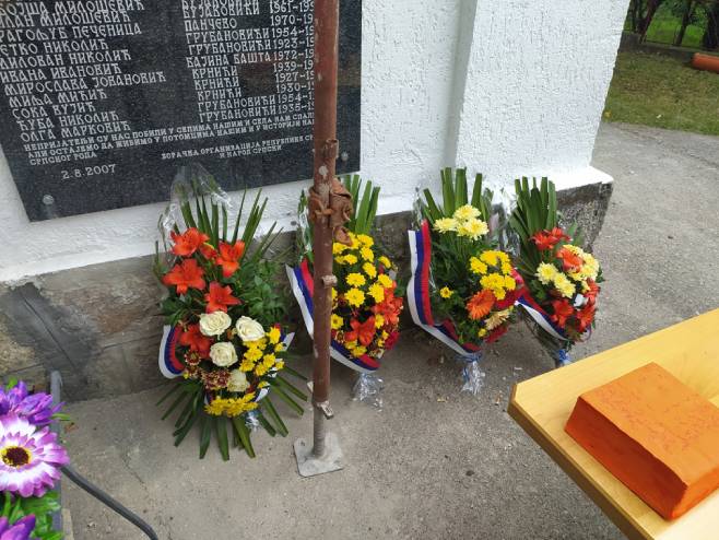 Srebrenica- služenje parastosa Srebrenica- služenje parastosa - Foto: SRNA