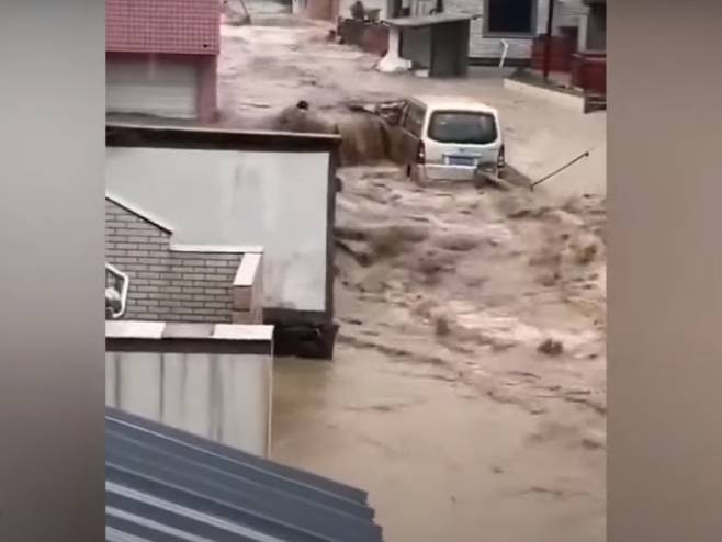 Tajfun pogodio Kinu - Foto: Screenshot/YouTube