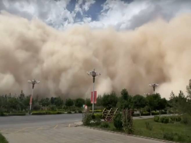 Pješčana apokalipsa u Kini - Foto: Screenshot/YouTube