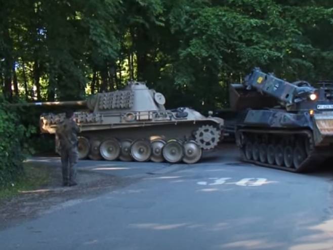Ozloglašeni tenk "panter" - Foto: Screenshot/YouTube