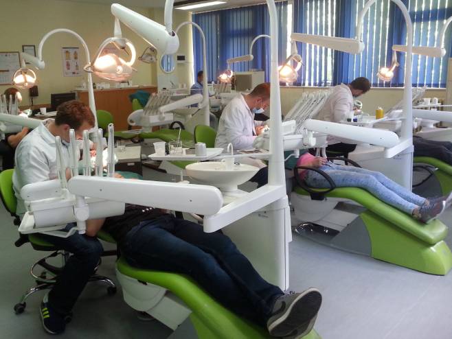 Specijalistički centar za stomatologiju u Foči (Foto: mef.ues.rs.ba) - 