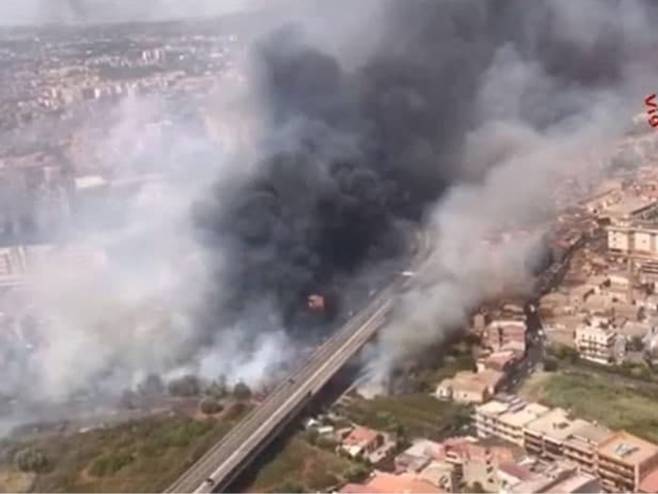Požar na Siciliji (Foto: Ansa) - 