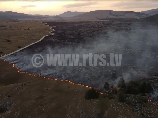 Požar kod Bosanskog Grahova - Foto: RTRS