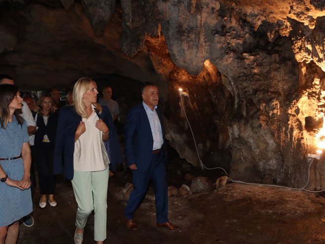Cvijanović posjeta Vaganskoj pećini u Šipovu - Foto: RTRS