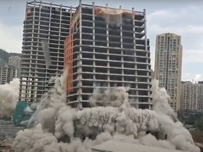 Kina: Rušenje nebodera - Foto: Screenshot/YouTube