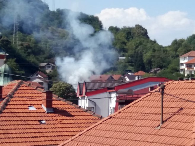 Požar na porodičnoj kući u Zvorniku - Foto: SRNA