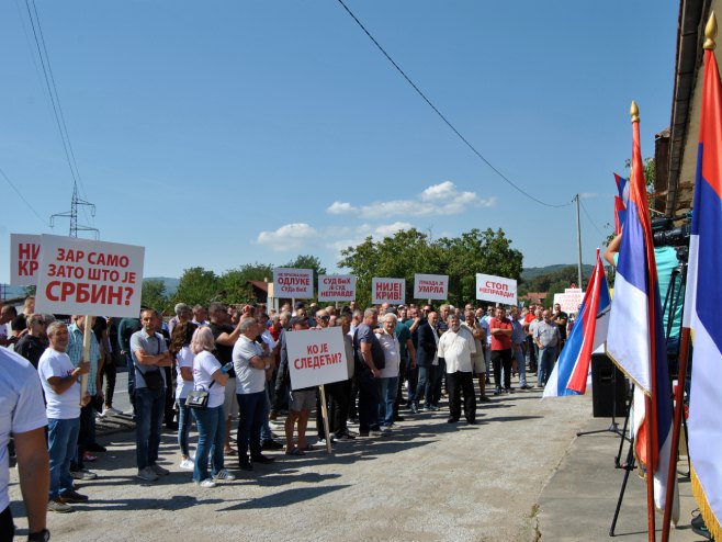 Protestni skup u Zvorniku - Foto: SRNA