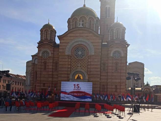 Pripreme za svečanu akademiju uoči Dana srpskog jedinstva - Foto: RTRS