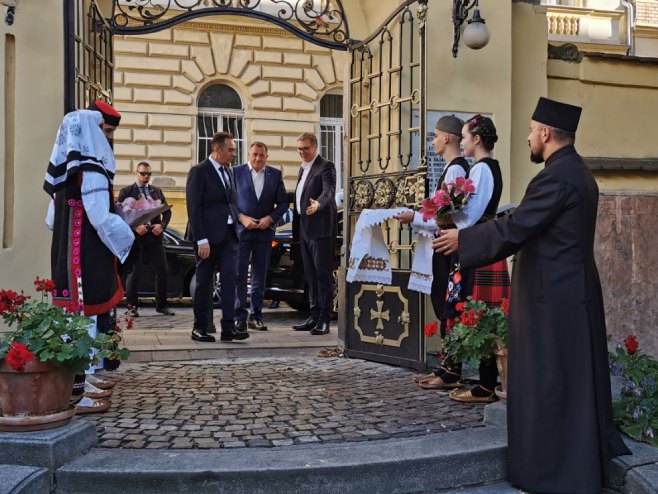 Dodik i Vučić u posjeti crkvi Sv. Đorđa - Foto: RTRS