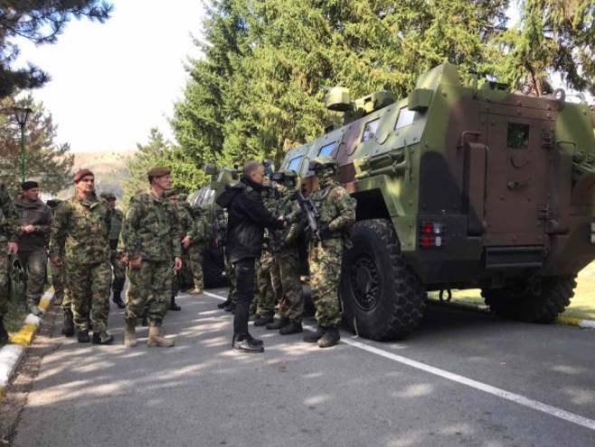 Stefanović u obilasku garnizona u Raški - Foto: RTS