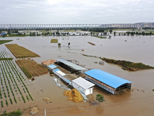 Poplave u Kini (foto: Xinhua / Zhan Yan) - 