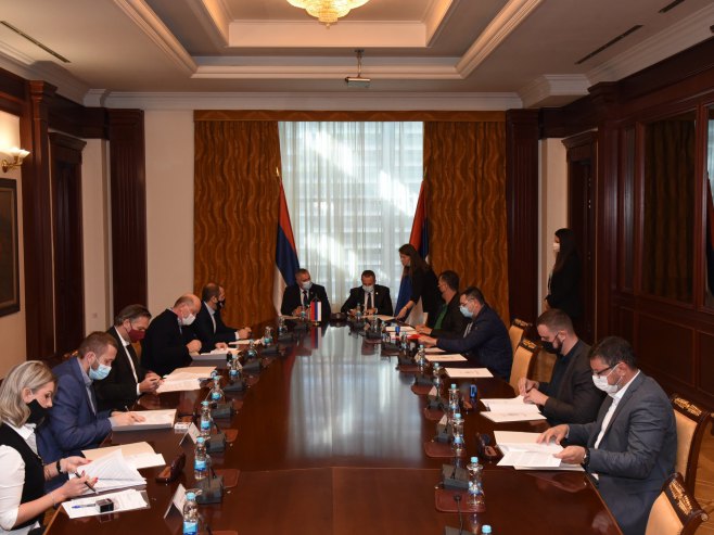 Potpisivanju ugovora o dodjeli podsticajnih sredstava (Foto: Vlada Srpske) - Foto: Twitter