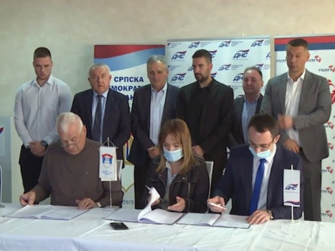 Predstavnici opozicionih stranaka u Prijedoru - Foto: RTRS