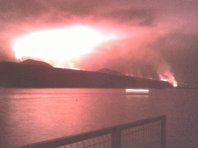 Vulkan na La Palmi (foto: TAD server, EU Commission webcam) - 