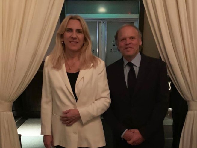 Željka Cvijanović i Mark Ajn (foto: instagram.com/zeljka.cvijanovic) Željka Cvijanović i Mark Ajn (foto: instagram.com/zeljka.cvijanovic) -